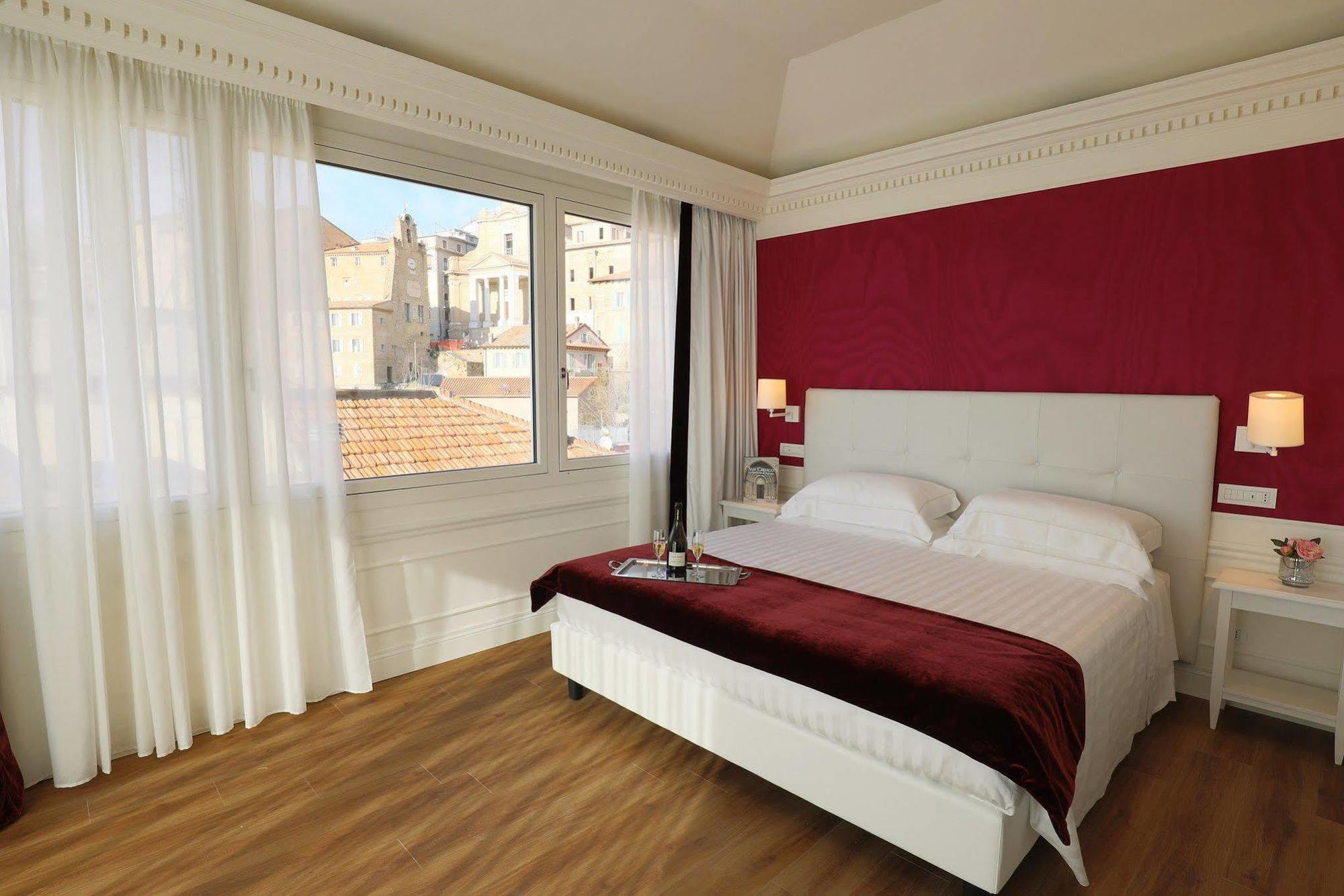 Grand Hotel Palace Terracina Exterior foto