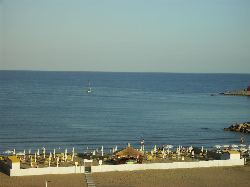 Grand Hotel Palace Terracina Exterior foto
